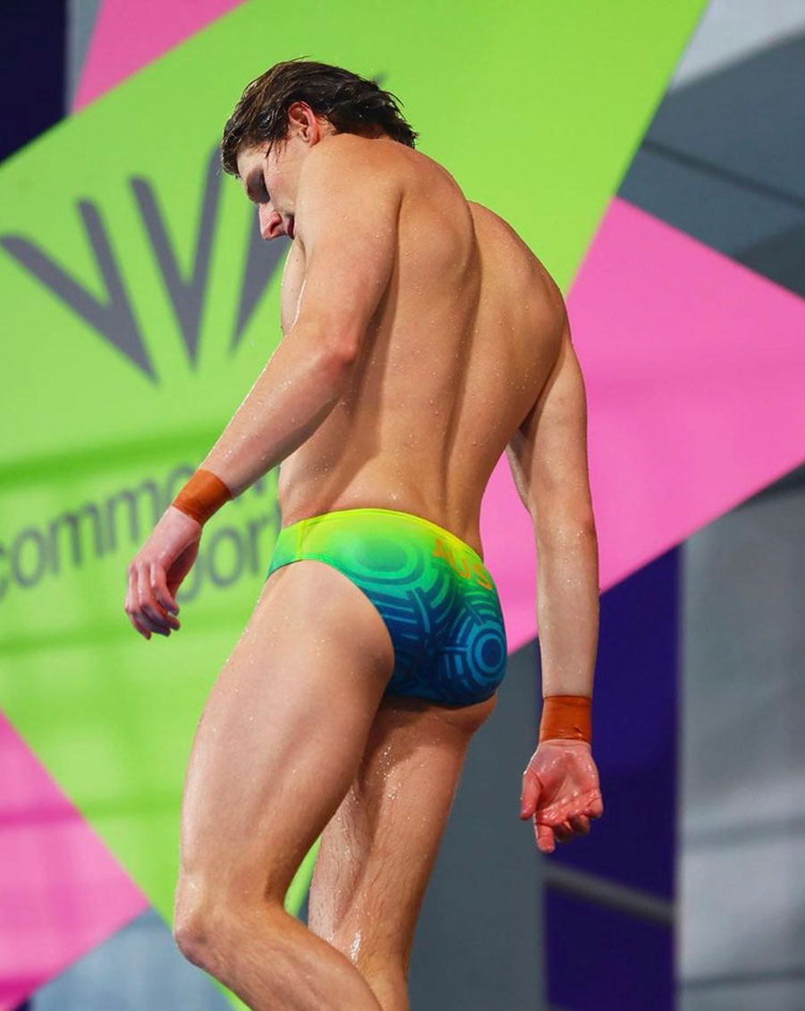 Click for more speedo photos.