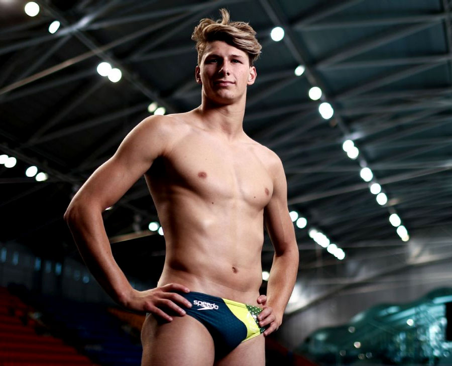 Click for more speedo photos.