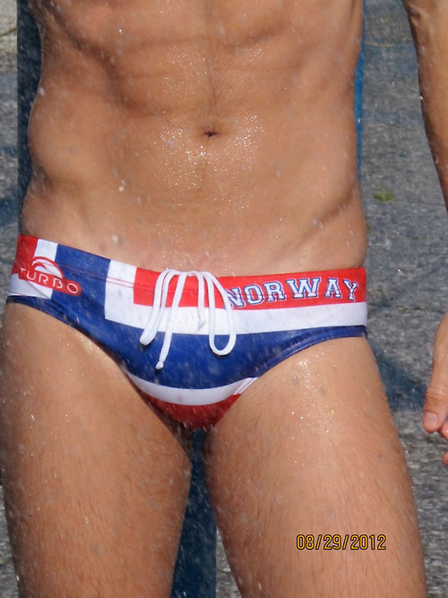 Click for more speedo photos.