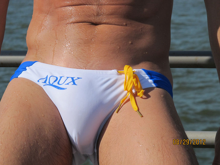 Click for more speedo photos.