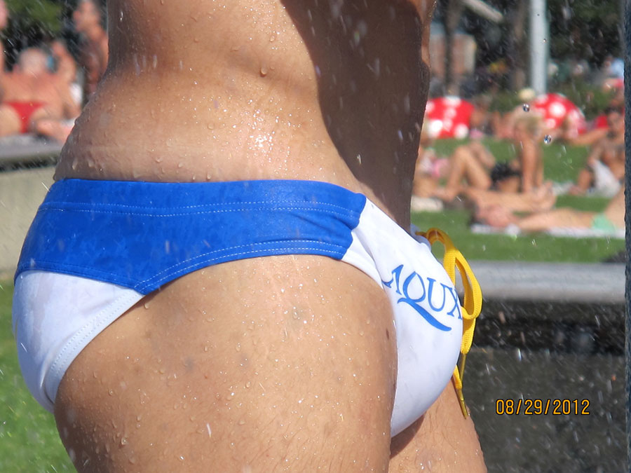 Click for more speedo photos.