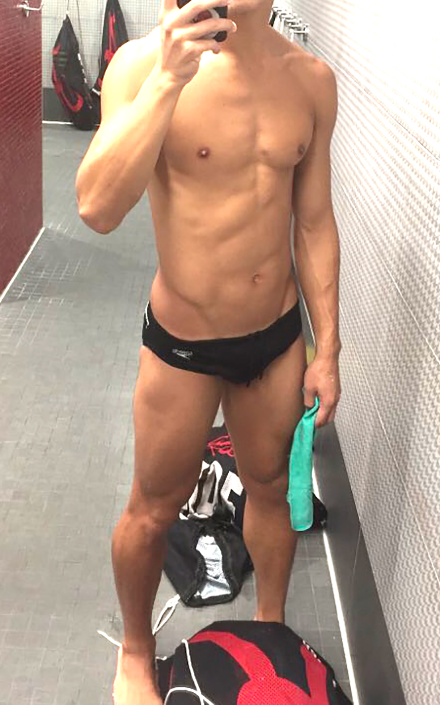 Click for more speedo photos.