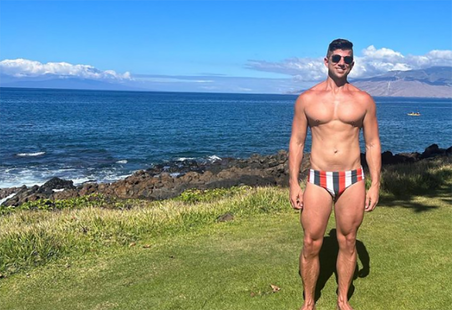 Click for more speedo photos.