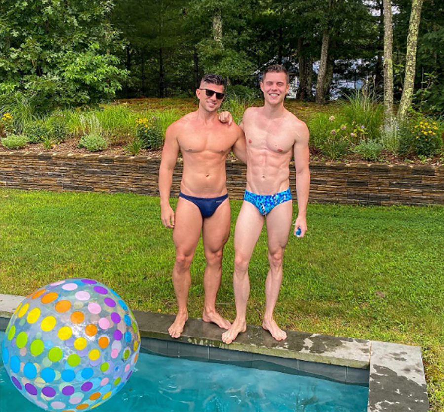 Click for more speedo photos.