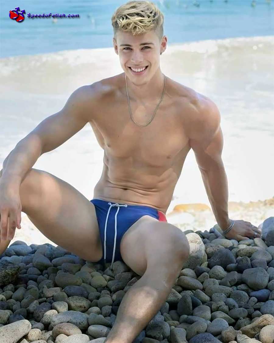 Click for more speedo photos.