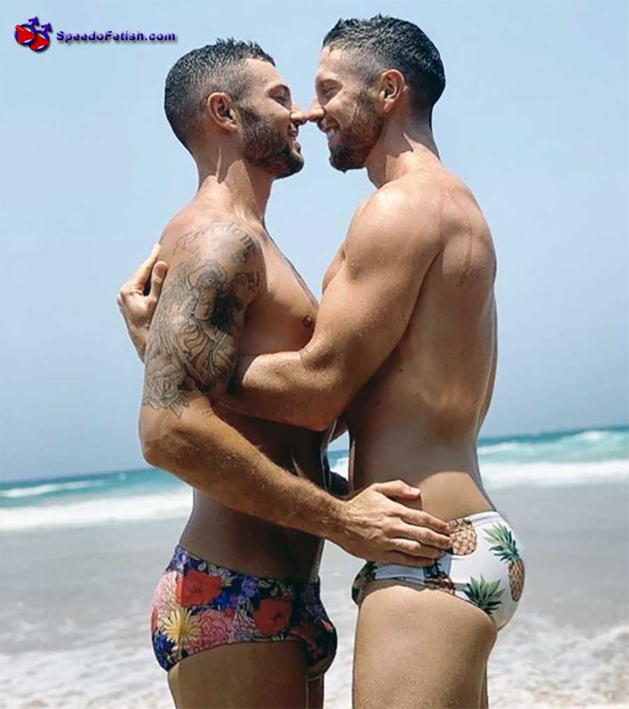 Click for more speedo photos.